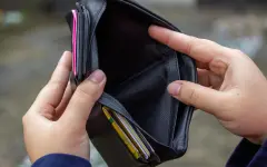 Казахстанка набрала кредиты почти на 10 млн тенге и выиграла в суде у банков