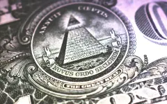 Тенге в поисках равновесия: уйдет ли доллар ниже отметки 460