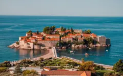 Казахстанцы смогут летать в Черногорию без визы