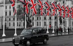 Молодые британцы не смогут легально покупать сигареты