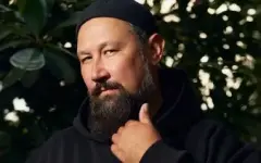 Музыкант AY YOLA восхитился архитектурой Астаны