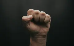 Подростки устроили жестокую расправу над сверстниками в Актау – видео