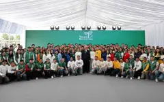 Глава государства наградил активных участников акции «Таза Қазақстан»