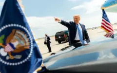 Трампа эвакуировали с мероприятия: предположительно из-за выстрелов