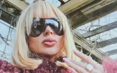 Казахстанцы в Семее восхитили Светлану Лободу, устроив ей концерт прямо в аэропорту