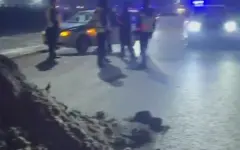 В Астане водители самосвалов отказались взвешиваться и высыпали грунт на дорогу