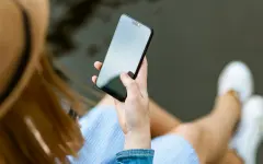 Казахстанцев предупреждают о новой схеме кражи денег через ИИ