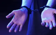 В Алматы задержан иностранец, подозреваемый в обмане жителей Шымкента на миллионы тенге