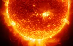 Две мощные магнитные вспышки на Солнце настигли Землю