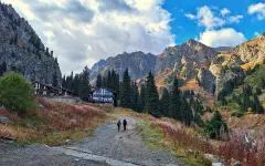 Подняться на пик Героев-Панфиловцев через ледник Маншук Маметовой приглашают в Алматы