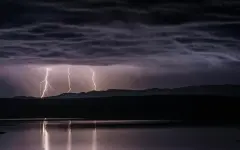 Казахстан ждут заморозки и ливни: синоптики уточнили прогноз на 29 апреля