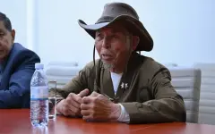 Обошел Казахстан и прошел Европу: 76-летний аксакал из Улытау получил почетное звание