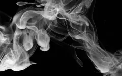 Любителям вейпов стоит насторожиться: онколог озвучил опасные данные