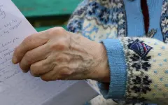 Пожилая казахстанка через суд потребовала деньги у дочери