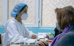 Лошадь напала на казахстанку и откусила ей палец: врачи помогли частично