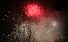 В Алматы салют в Парке Ганди обернулся хаосом: снаряды летели в людей