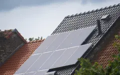 Мужчина установил солнечные панели и его счета за свет упали в разы