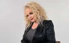 70-летнюю Ларису Долину экстренно госпитализировали