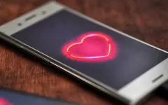 Tinder решил бороться с мошенниками и извращенцами