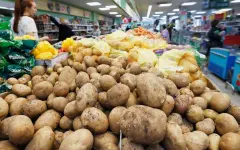 АЗРК выявило незаконную продажу картофеля в обход биржи