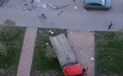 В Астане эвакуатор снёс остановку