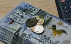 Курс тенге показал рост по итогам апреля