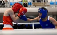 Казахстанский боксер отправил соперника в нокаут на чемпионате Азии