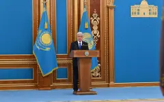 Глава государства выступил на церемонии вручения госнаград и воинских званий