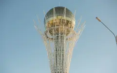 Арест назначили студенту за скандальное фото возле «Байтерека» в Астане