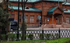 Остановить уничтожение исторической ограды в парке требуют алматинцы