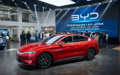 Продажи бензиновых машин рухнули на 37% на крупнейшем авторынке мира