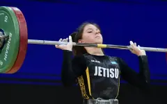 14-летняя тяжелоатлетка установила сразу два рекорда на чемпионате Казахстана