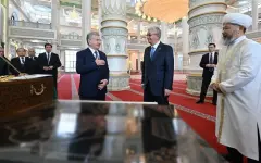 Мечеть как символ братства: Токаев и Мирзиёев открыли новый духовный центр в Туркестане