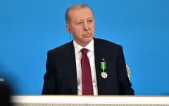 В Туркестане президент Турции неожиданно остановил кортеж ради жителей города