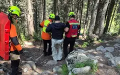 На высоте 2600 метров: экстренную медпомощь оказали пожилому туристу в горах Алматы
