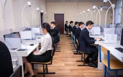 Смартфоны и шпаргалки: 86 нарушений выявили за первую неделю основного ЕНТ