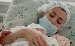 В Кыргызстане дочь основателя Хора Турецкого впервые встретилась с сыном от суррогатной матери