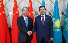Глава парламента Китая посетил Мажилис