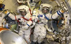 Космонавты России готовятся в открытый космос 27 мая