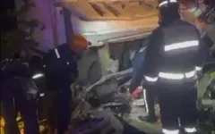 Водителя цементовоза зажало в кабине после ДТП в ВКО