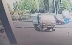 Второй случай за неделю: КАМАЗ сбил велосипедиста на глазах у очевидцев в Астане