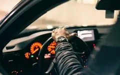 Опасные покатушки в Алматы: водителя Mercedes жестко наказали за ночной дрифт
