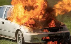 Мощный взрыв уничтожил авто и покалечил людей в Астане – момент попал на видео
