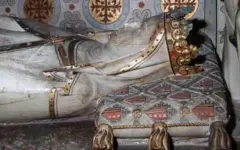 700-летняя гробница королевы преподнесла археологам неожиданный сюрприз