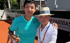 17-летний теннисист из Казахстана продолжает победное шествие на Ролан Гаррос