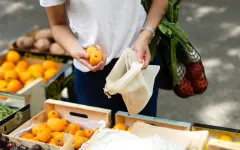 Мужчина пошел за продуктами и вернулся домой с 245 миллионами тенге