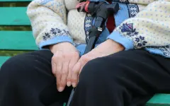 Скрытая камера раскрыла кошмар: сиделка издевалась над 91-летней бабушкой в Семее