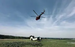 Ми-8 поднял жестко севший самолет: эпичные кадры редкой операции под Алматы