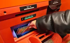 Наличка против телефона: как меняются привычки казахстанцев