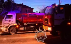 Огонь горящей сауны в Астане перекинулся на соседние здания